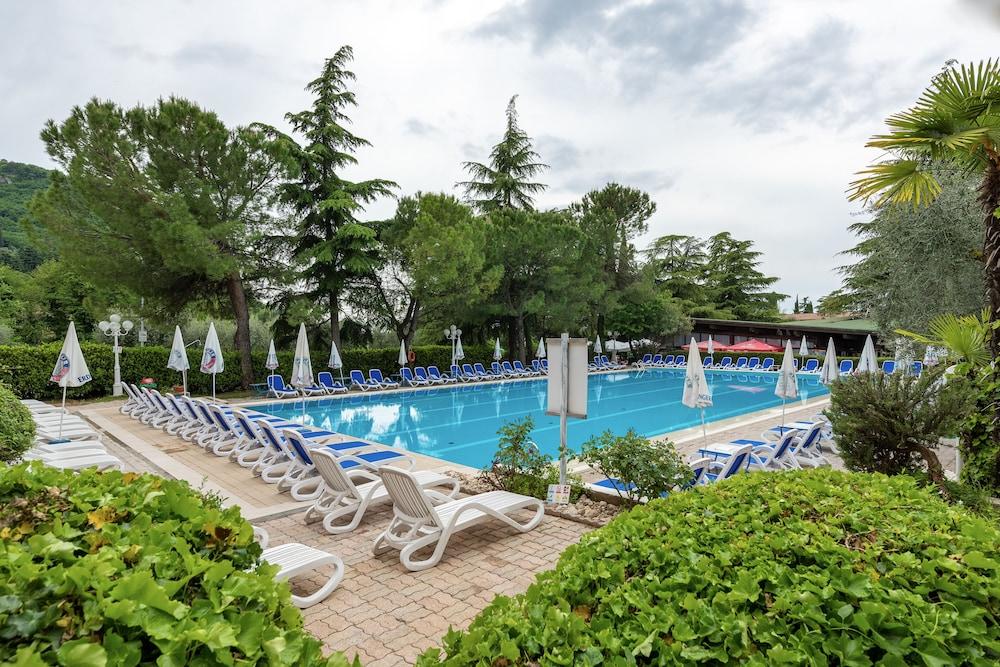 Hotel Royal Garda  Ngoại thất bức ảnh