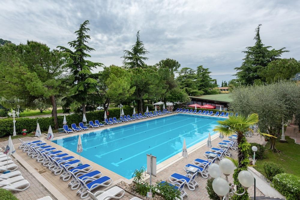 Hotel Royal Garda  Ngoại thất bức ảnh