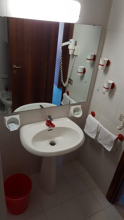 Hotel Royal Garda  Phòng bức ảnh