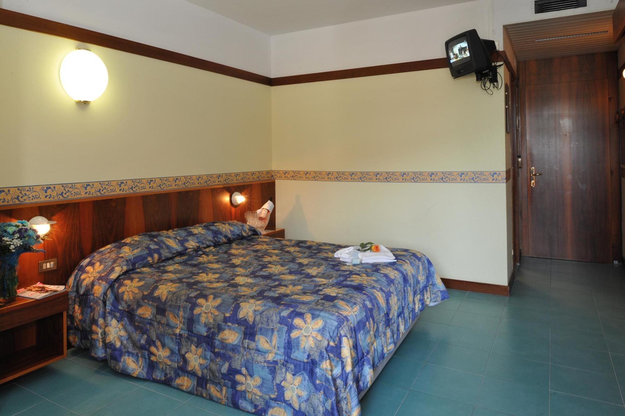 Hotel Royal Garda  Ngoại thất bức ảnh
